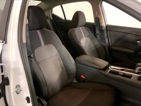 Used 2025 Nissan Sentra SV FWD image 7