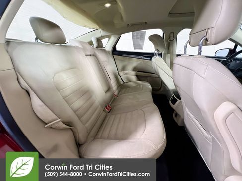 Used 2014 Ford Fusion SE FWD image 16