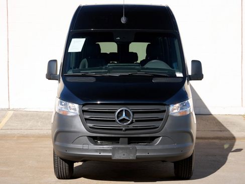 Used 2024 Mercedes-Benz Sprinter 2500 image 41