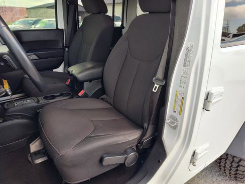 Used 2013 Jeep Wrangler Unlimited Sport AWD/4WD image 16