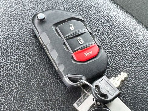 Used 2024 Jeep Wrangler Unlimited Sport AWD/4WD image 29