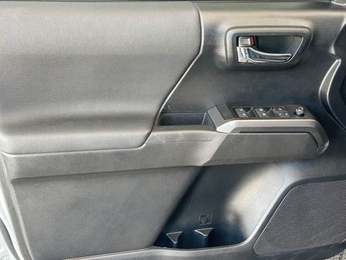 Used 2020 Toyota Tacoma TRD Sport w/ Technology Package RWD image 23