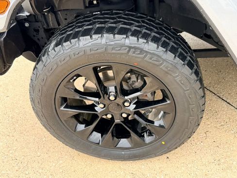 Used 2021 Jeep Wrangler Unlimited Sahara image 17