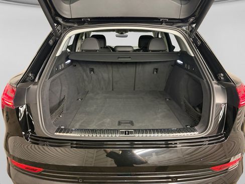 Used 2021 Audi e-tron Premium w/ Convenience Plus Package AWD/4WD image 29