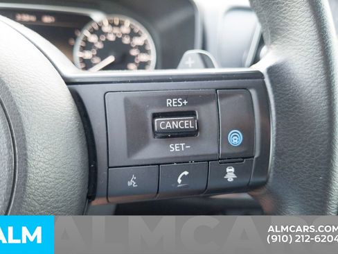 Used 2024 Nissan Rogue SV image 11