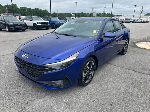 Used 2023 Hyundai Elantra Limited FWD image 3