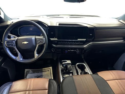 Used 2023 Chevrolet Silverado 1500 High Country w/ Technology Package AWD/4WD image 12
