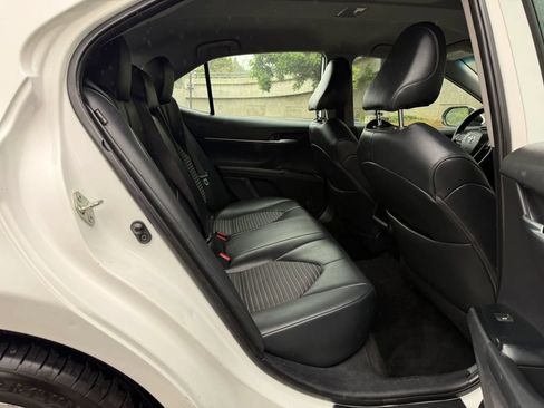 Used 2019 Toyota Camry SE w/ Carpet Mat Package FWD image 43