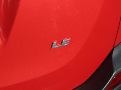 Used 2015 Toyota RAV4 LE image 10