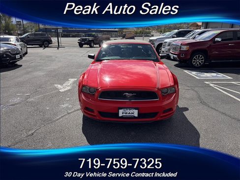 Used 2014 Ford Mustang Convertible RWD image 2