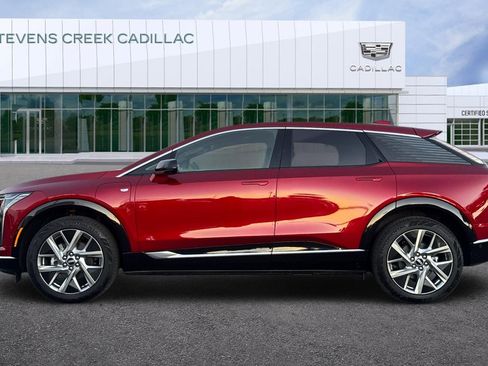 Certified 2025 Cadillac Optiq Luxury 1 image 6