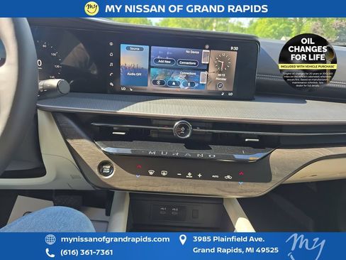 Used 2025 Nissan Murano SV AWD/4WD image 22