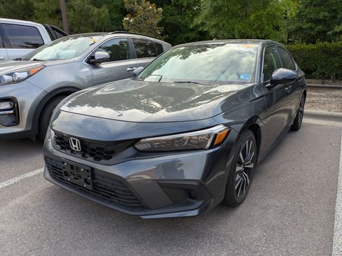 Used 2024 Honda Civic EX-L image 3
