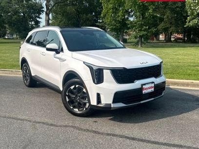Certified 2025 Kia Sorento S w/ Panoramic Sunroof Package
