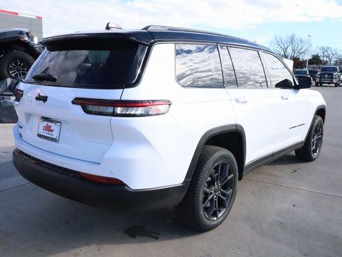New 2025 Jeep Grand Cherokee L Limited image 24