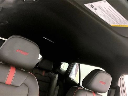 Used 2025 Chevrolet Trax RS image 28