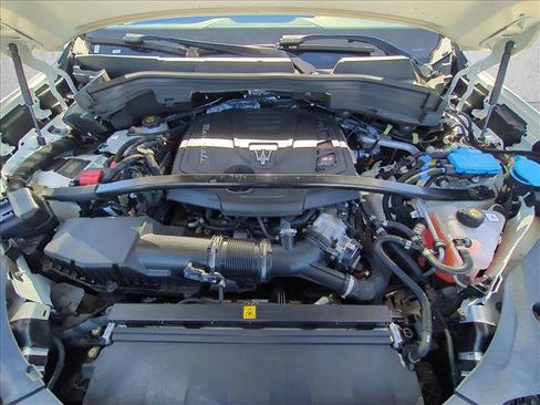 Used 2024 Maserati Grecale GT image 23