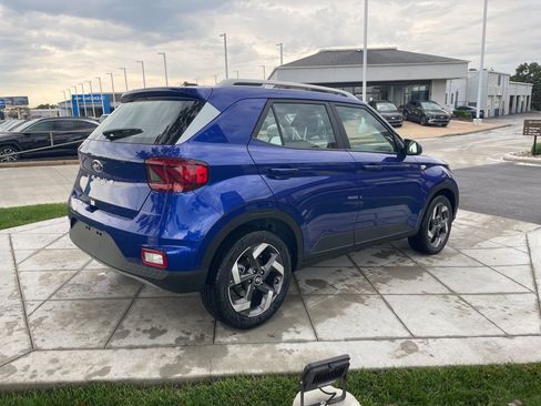 New 2025 Hyundai Venue Limited image 5