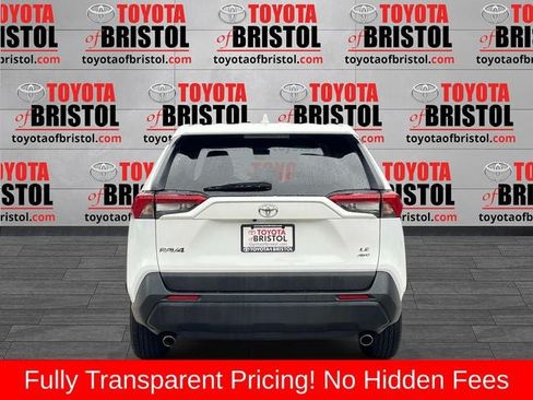 Used 2024 Toyota RAV4 LE AWD/4WD image 4
