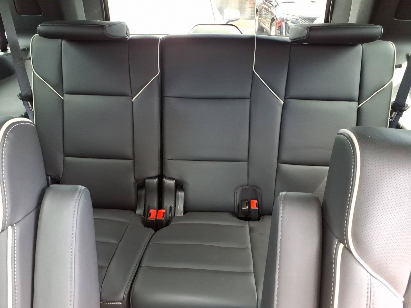 Certified 2023 Cadillac Escalade Premium Luxury w/ LPO, Floor Liner Package AWD/4WD image 19
