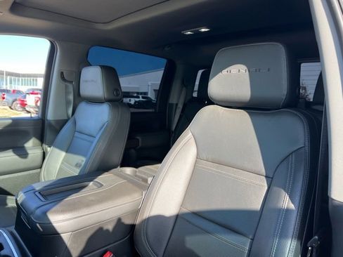 Used 2021 GMC Sierra 2500 Denali w/ Denali Black Diamond Edition image 8