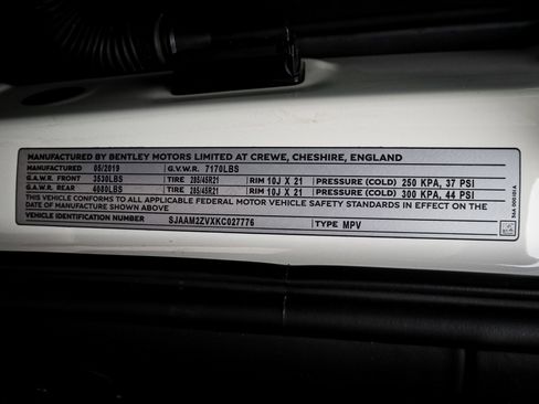 Used 2019 Bentley Bentayga image 35