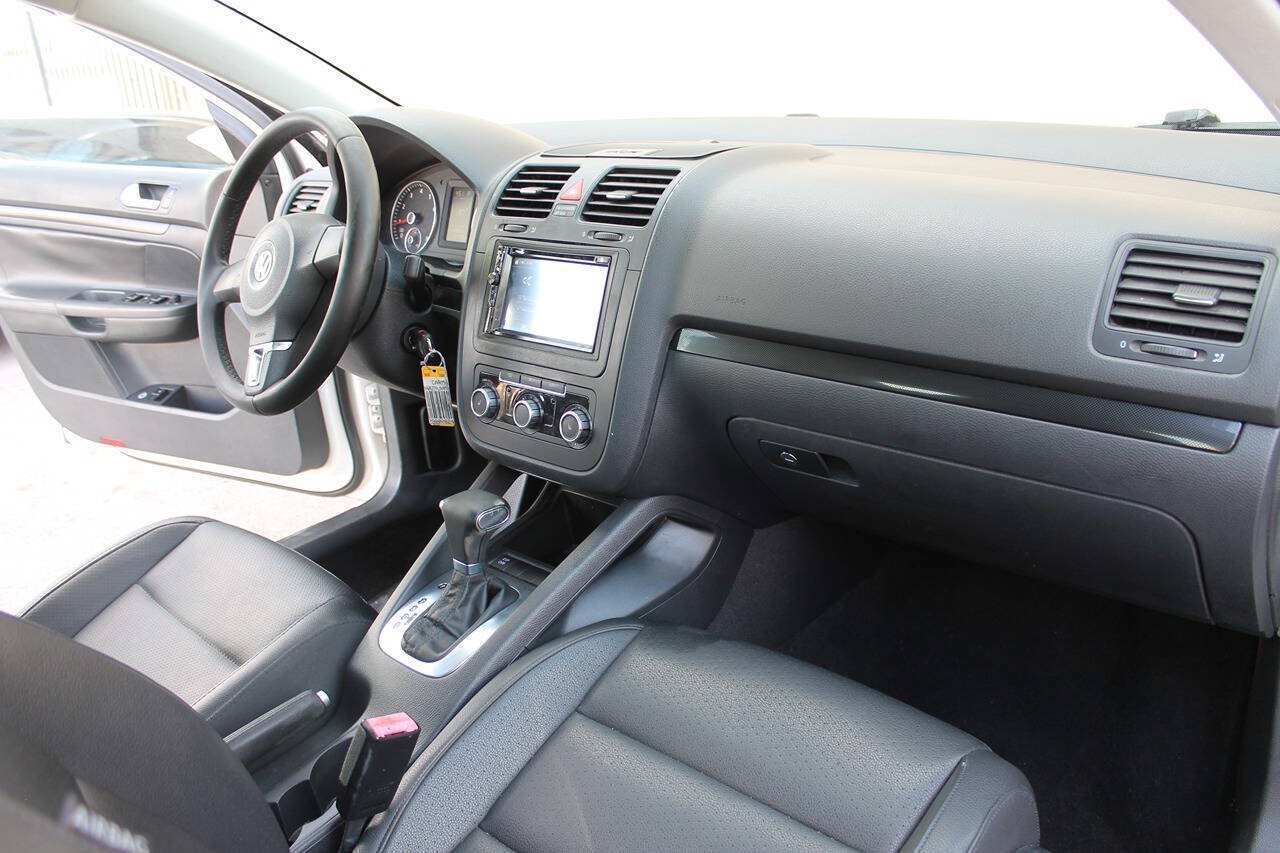 Used 2010 Volkswagen Jetta Limited Edition FWD image 33