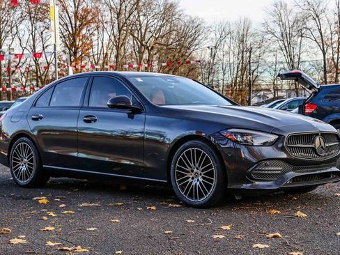 Used 2022 Mercedes-Benz C 300 4MATIC Sedan image 1