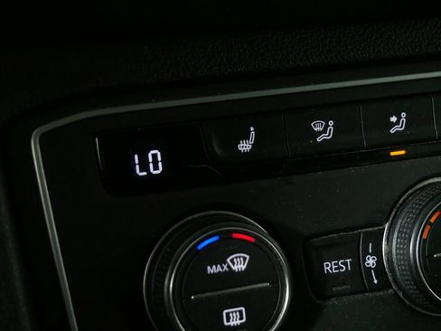 Used 2019 Volkswagen Atlas SE w/ Towing Package AWD/4WD image 23