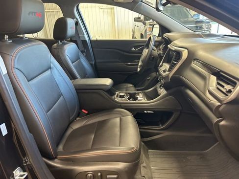 Used 2022 GMC Acadia AT4 image 30