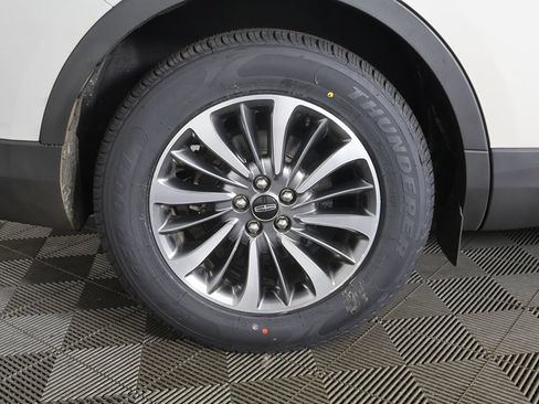 Used 2023 Lincoln Nautilus FWD image 18