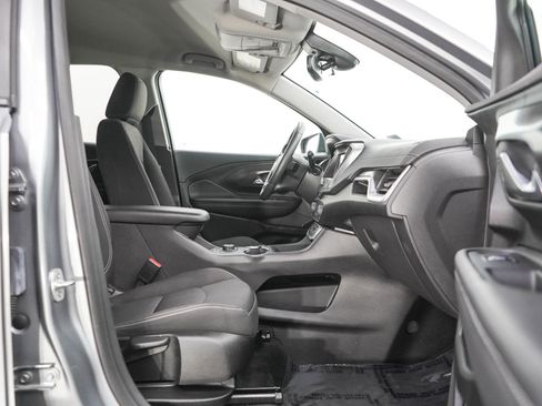 Used 2024 GMC Terrain SLE FWD image 11