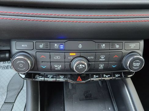 Used 2023 Dodge Durango GT AWD/4WD image 27