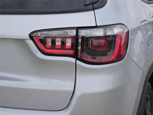 New 2026 Jeep Compass Latitude image 13