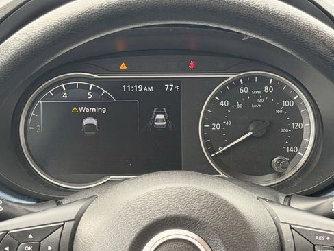 Used 2025 Nissan Versa SV FWD image 15