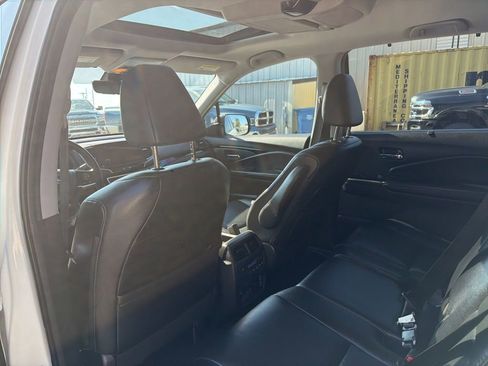 Used 2019 Honda Pilot Touring image 17