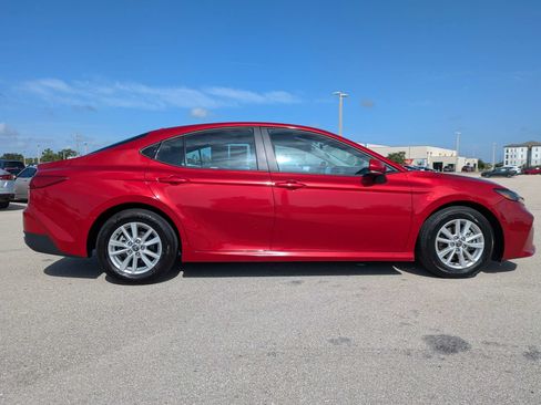 Used 2025 Toyota Camry LE FWD image 4