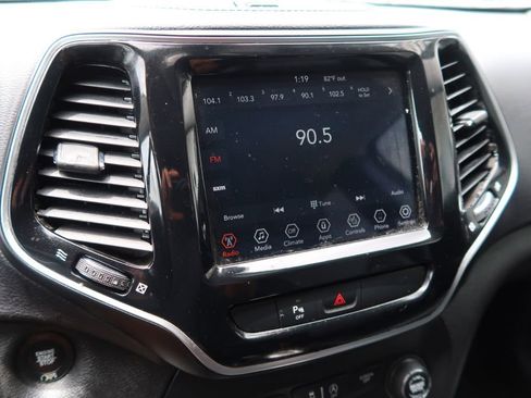 Used 2020 Jeep Cherokee Limited image 12