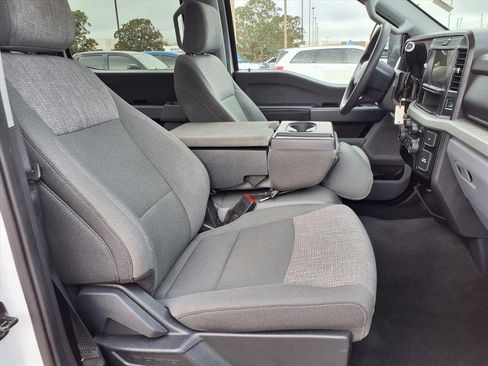 Certified 2025 Ford F250 XLT image 27