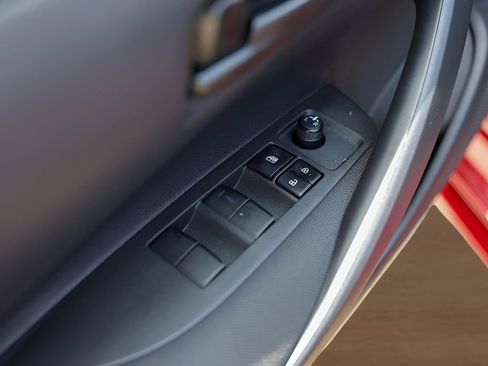 Used 2025 Toyota Corolla LE FWD image 21