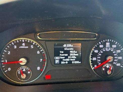 Used 2019 Kia Sorento LX image 8