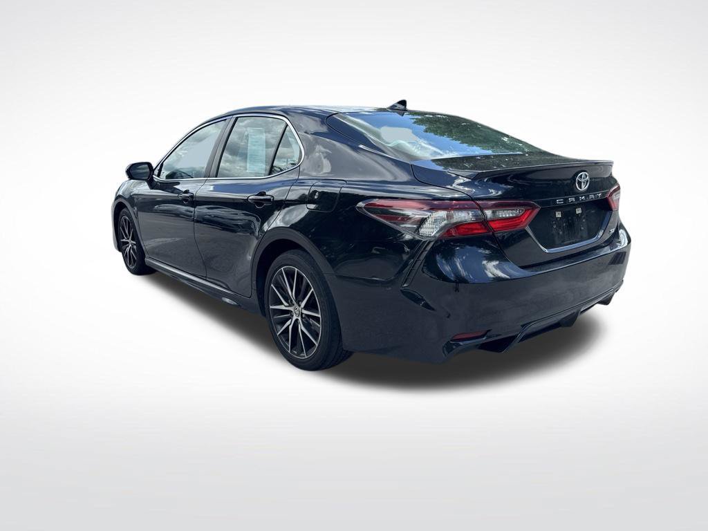 Used 2021 Toyota Camry SE FWD image 6