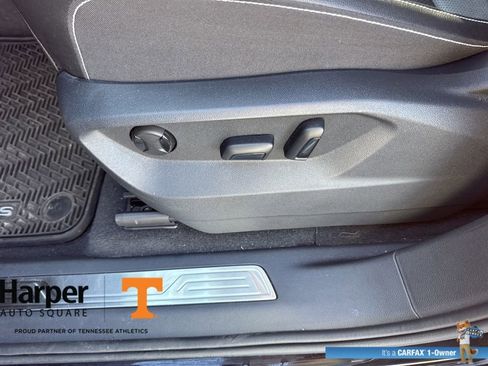 Used 2025 Volkswagen Atlas SE w/ Panoramic Sunroof Package image 18