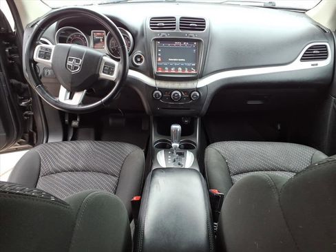 Used 2019 Dodge Journey SE image 23