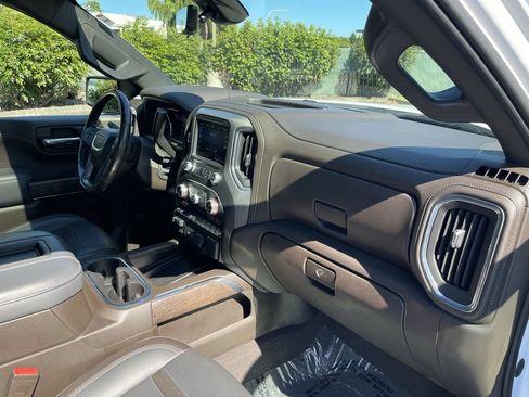 Used 2021 GMC Sierra 1500 Denali w/ Denali Ultimate Package AWD/4WD image 30