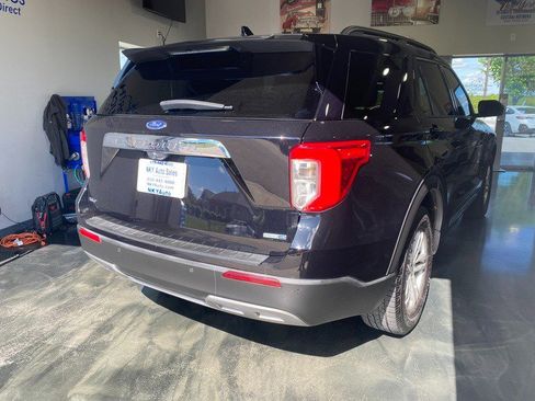 Used 2020 Ford Explorer XLT w/ Equipment Group 202A AWD/4WD image 9