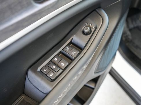 New 2026 Jeep Grand Cherokee Altitude image 21