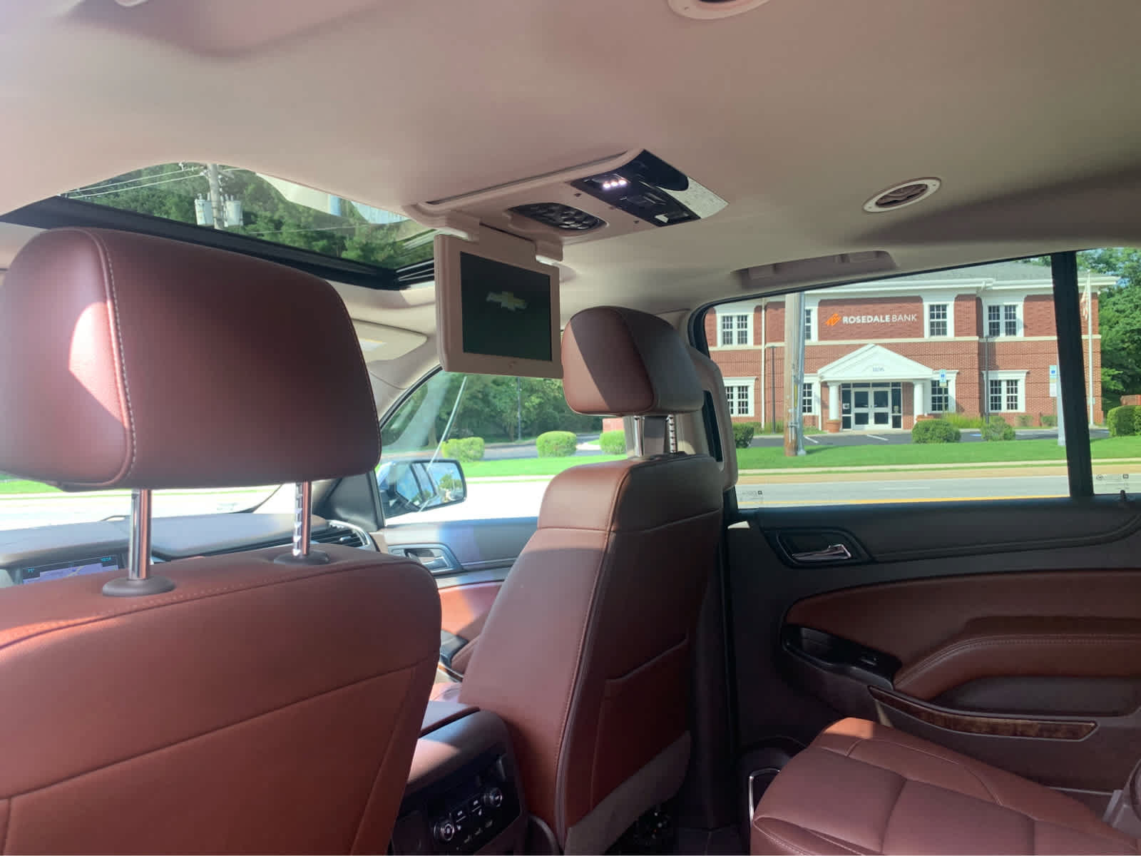 Used 2018 Chevrolet Suburban Premier AWD/4WD image 27
