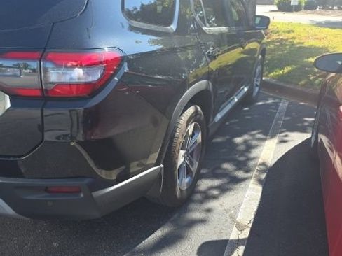 Used 2025 Honda Pilot EX-L image 4