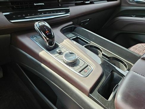 Certified 2022 Cadillac Escalade Premium Luxury Platinum w/ Heavy-Duty Trailer Package AWD/4WD image 27